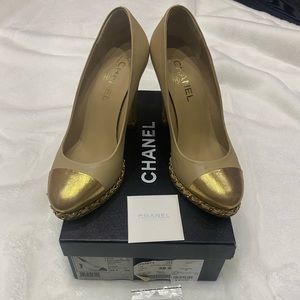 Chanel Pumps with Gold Chain Size 8.5